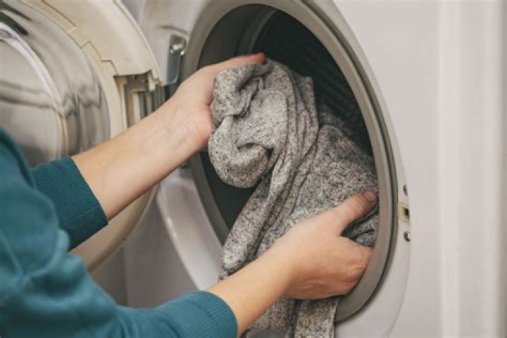 Why doesn't My clothes smell good after washing them?