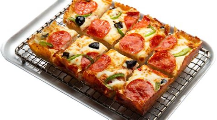 Why is Detroit-style pizza so popular?