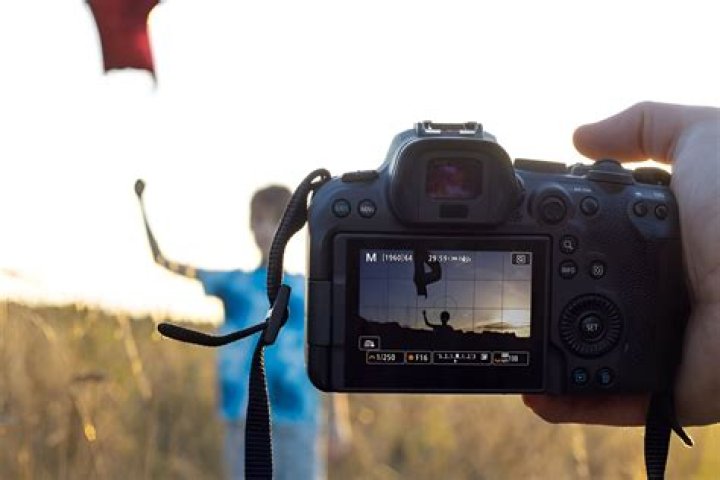 Why is WavesSysSvc using my camera?