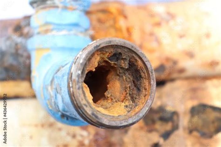 Will muriatic acid clean sewer pipes?